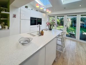 Kitchen Diner- click for photo gallery